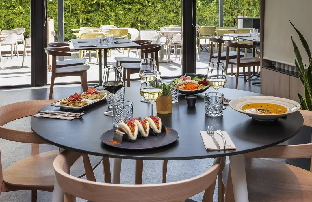 Innside By Melia Barcelona Aeropuerto-1