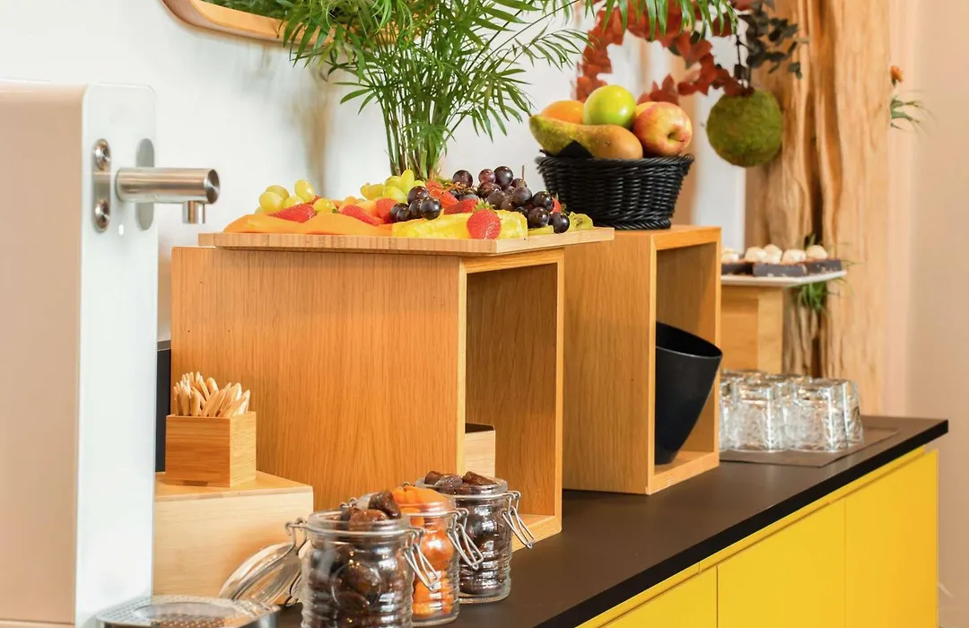 Novotel Paris 17-1