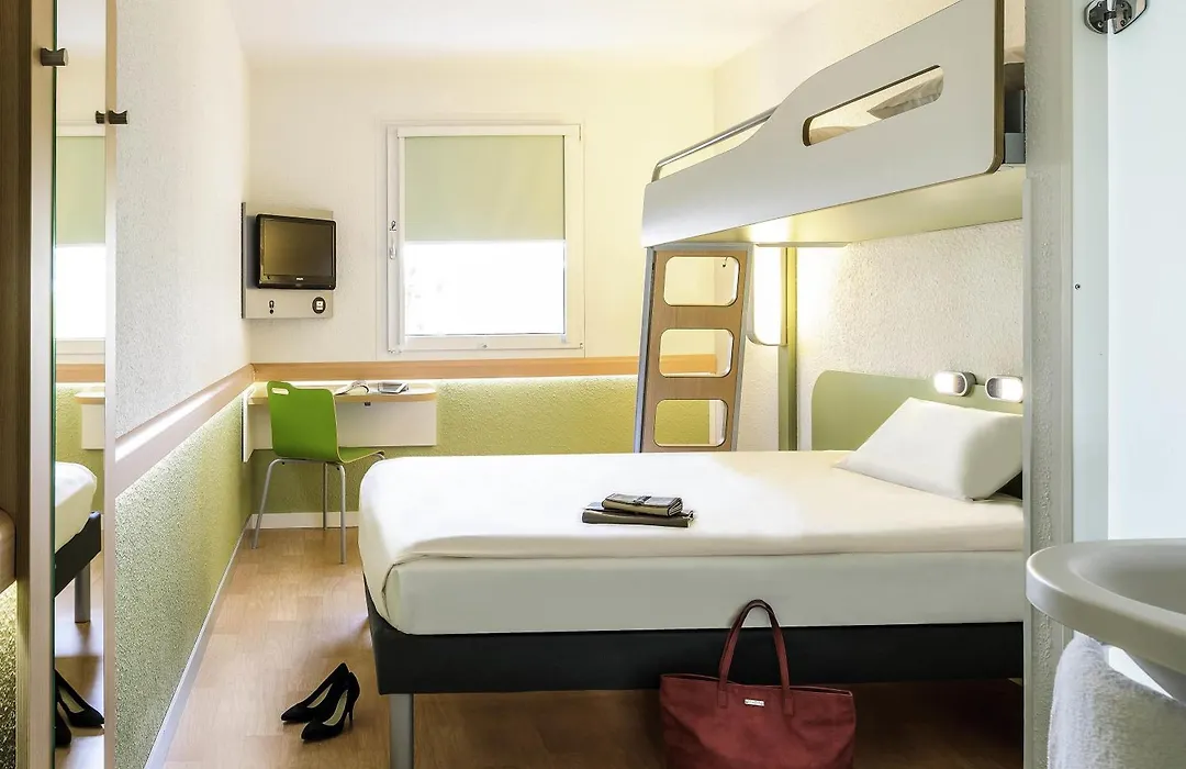 Ibis Budget Bordeaux Centre Bastide-1