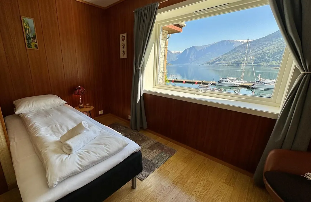 Svingen Guesthouse - Panoramic Fjord Views In Flam-1