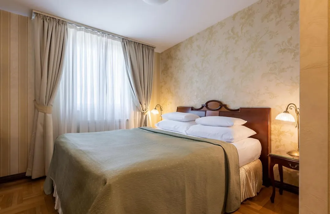 Hotel Moskva-1