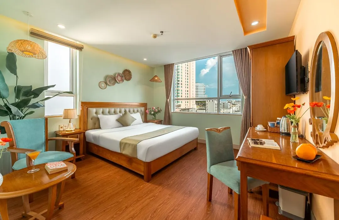 Royal Family Hotel-1