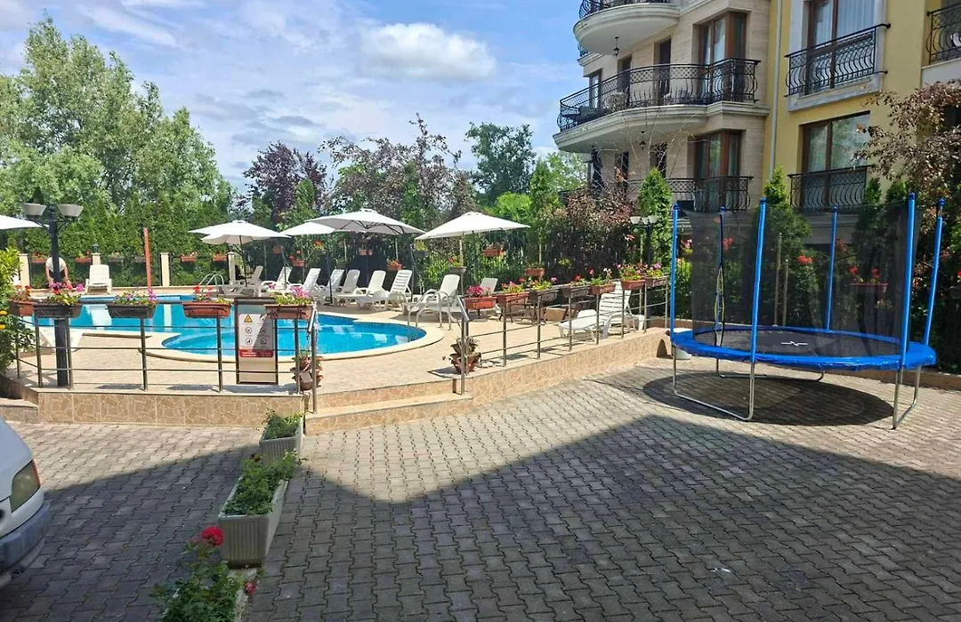 Hotel Seasons 3-1