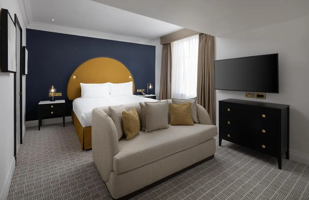 The Waldorf Hilton-1