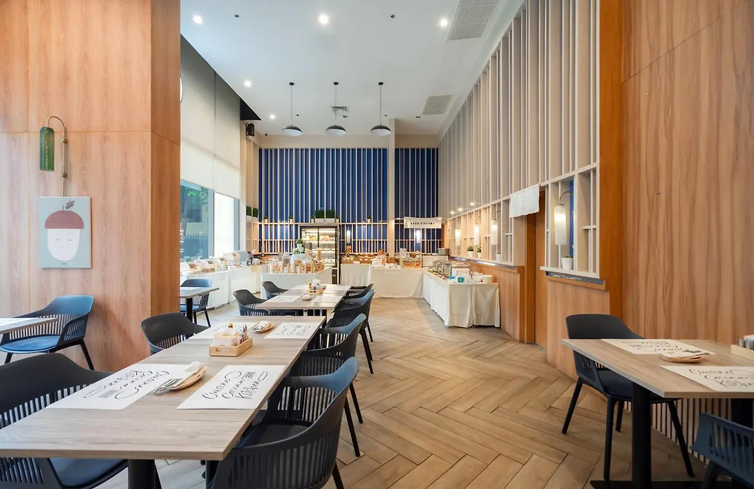 Oakwood Suites Bangkok-1