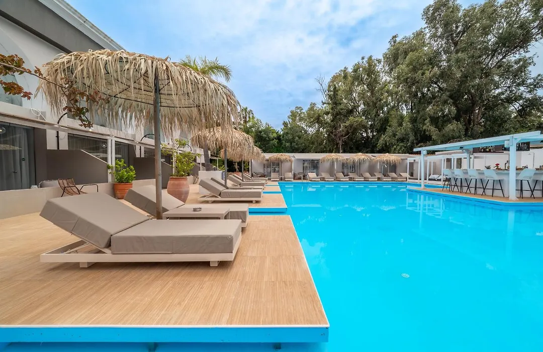 Bamboo Suites Hotel - Adults Only-1