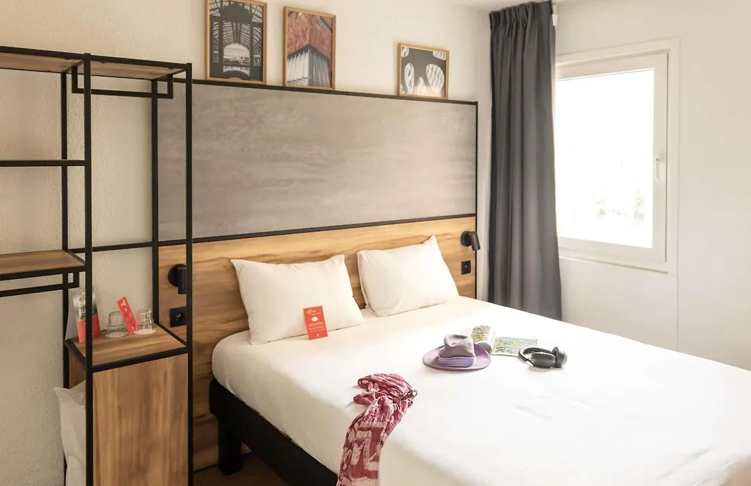 Ibis Antwerpen Centrum-1