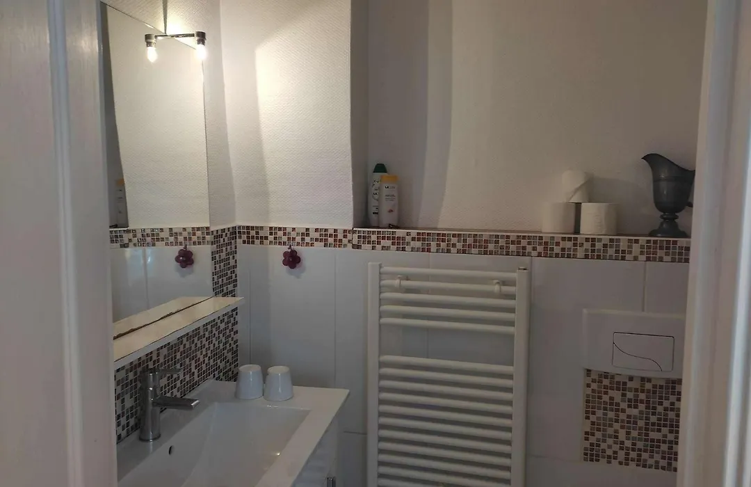 B&B Le Miroir aux Fées Bordeaux-1
