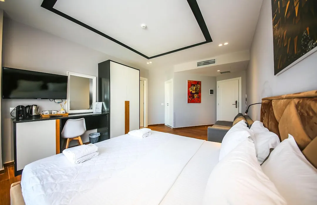 King Hotel Ksamil-1