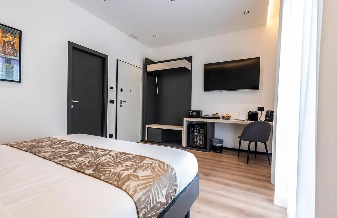 Corso 84 Luxury Suites-1