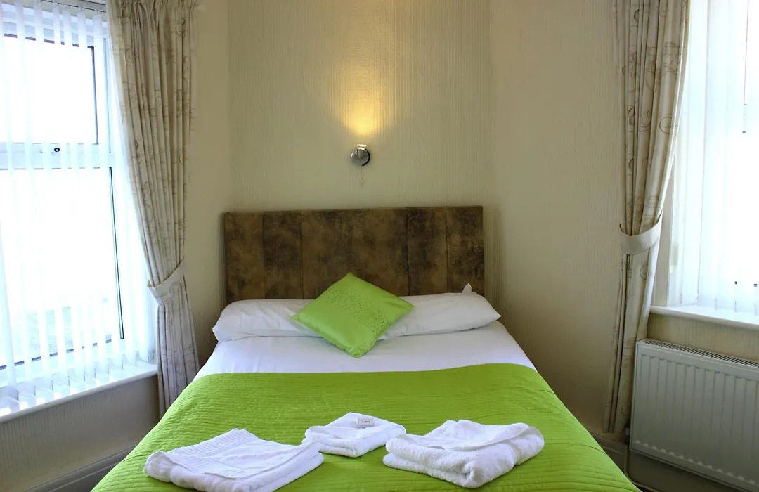 Henson Hotel Pleasure Beach-1
