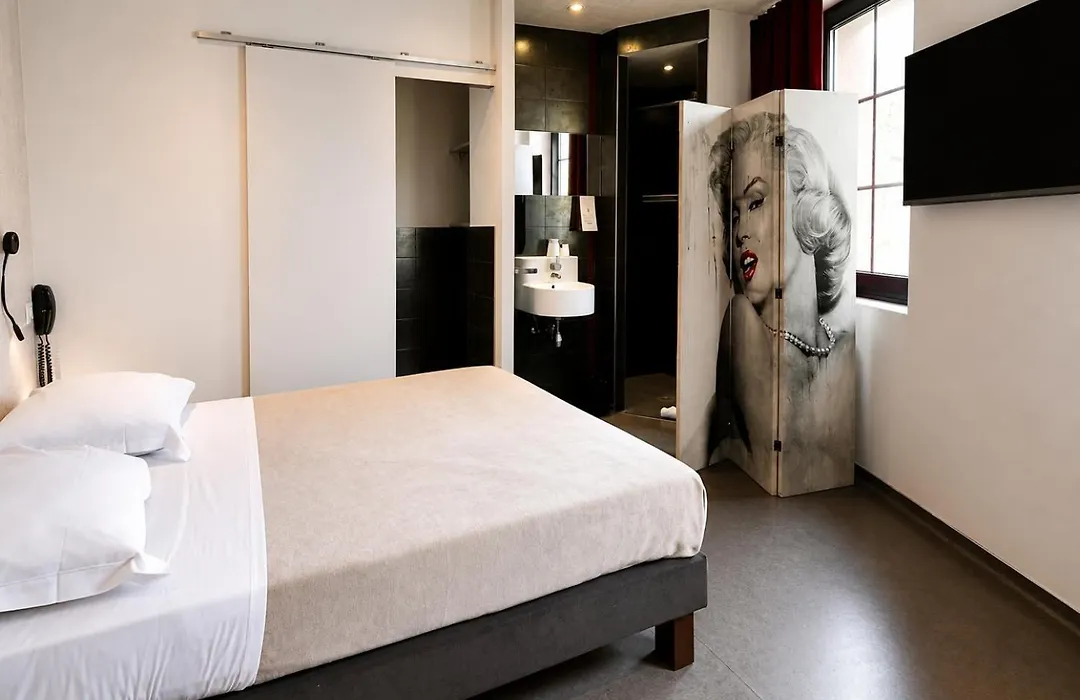 7Art Hotel-1