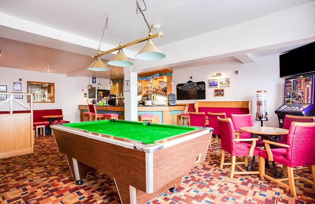Oyo Godolphin Arms Hotel-1
