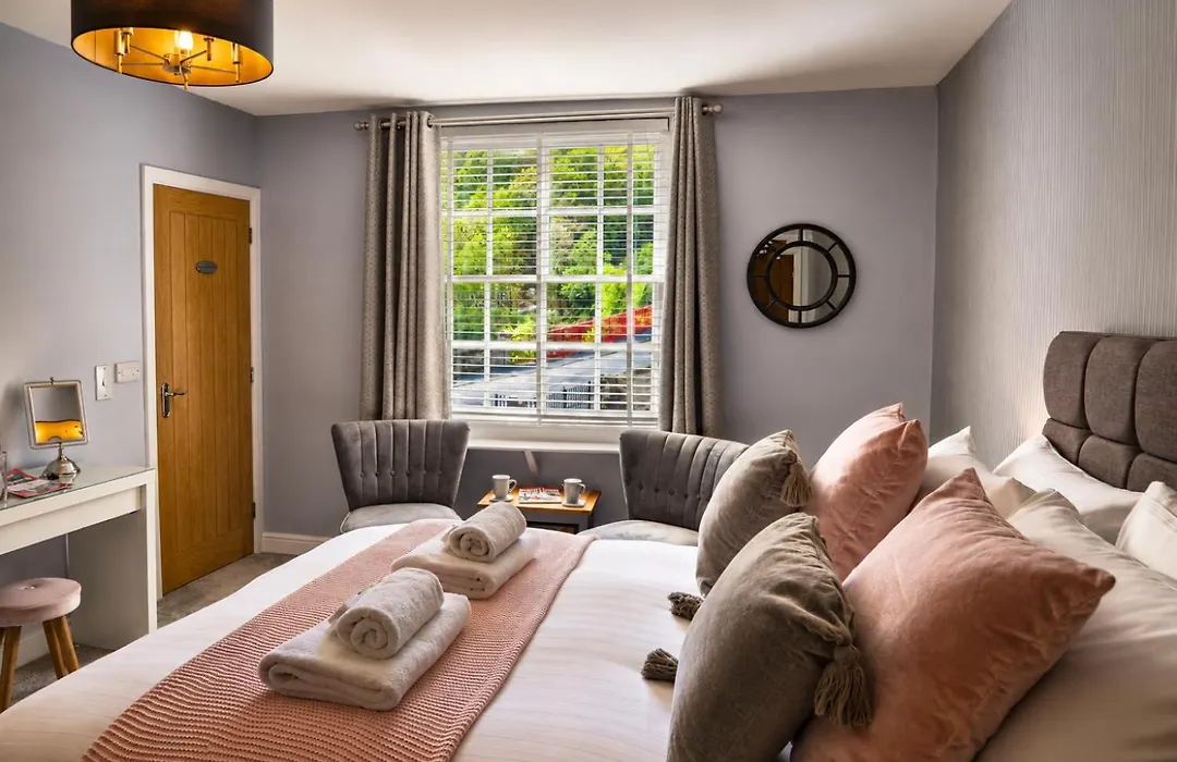 Bridgeside Rooms-1