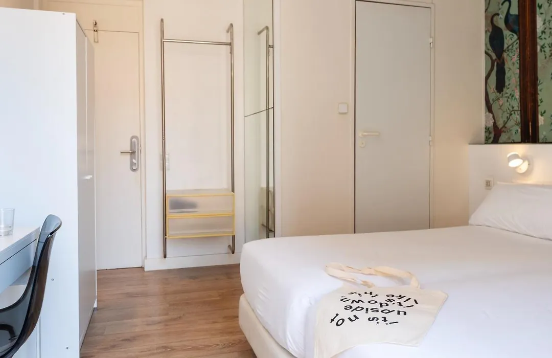Chic&Basic Tallers Hostal-1