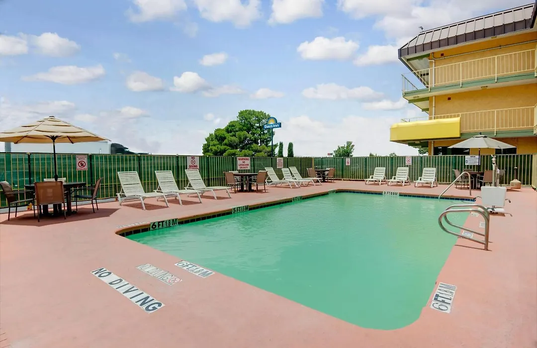 Days Inn By Wyndham El Paso I-10 East-1