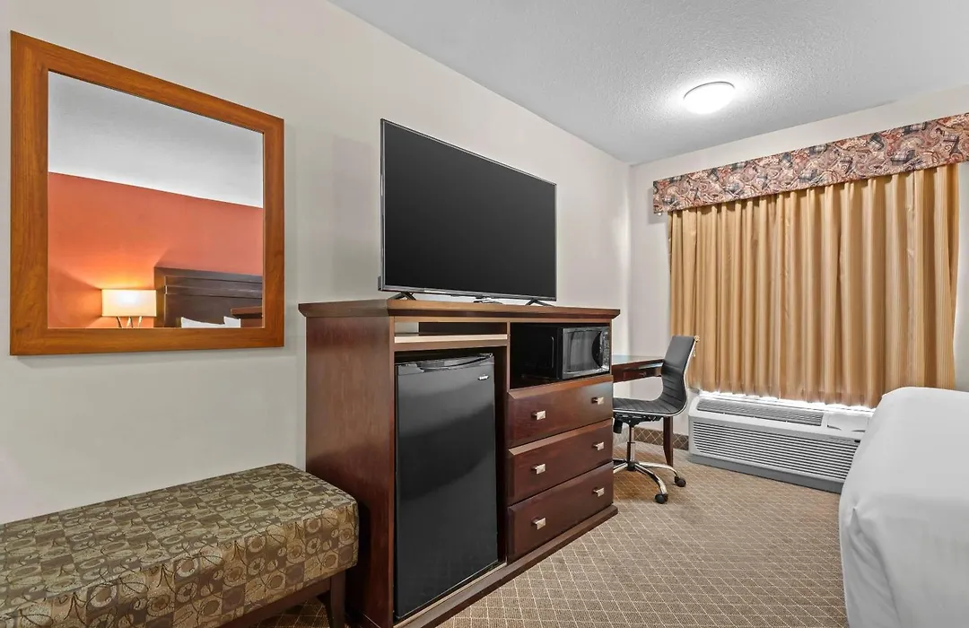 Comfort Inn & Suites Calgary Airport - South-1