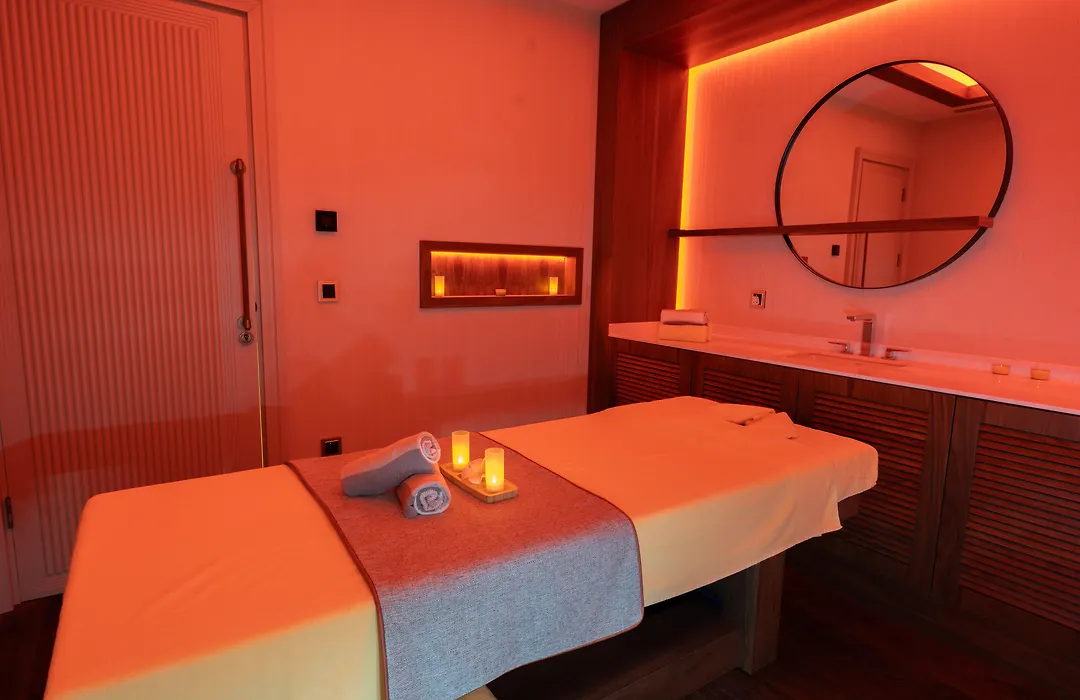 Cratos Premium Hotel Casino & Spa-1