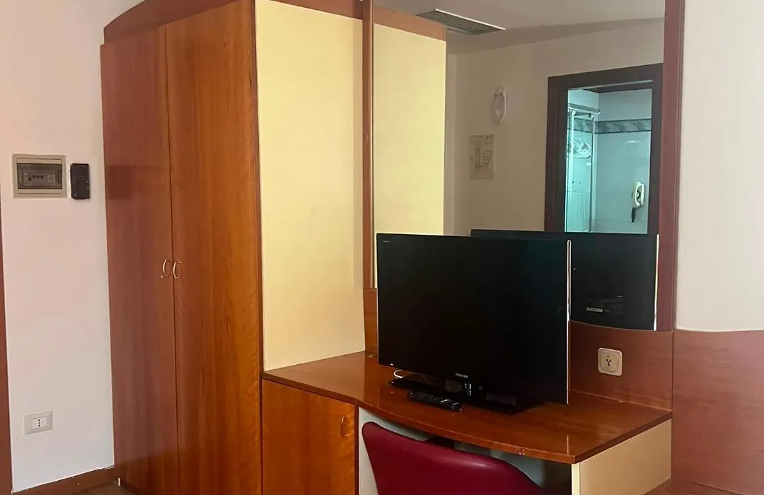 Hotel Maxim-1