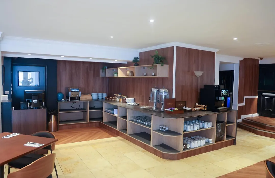 Ramada By Wyndham Cheltenham-1