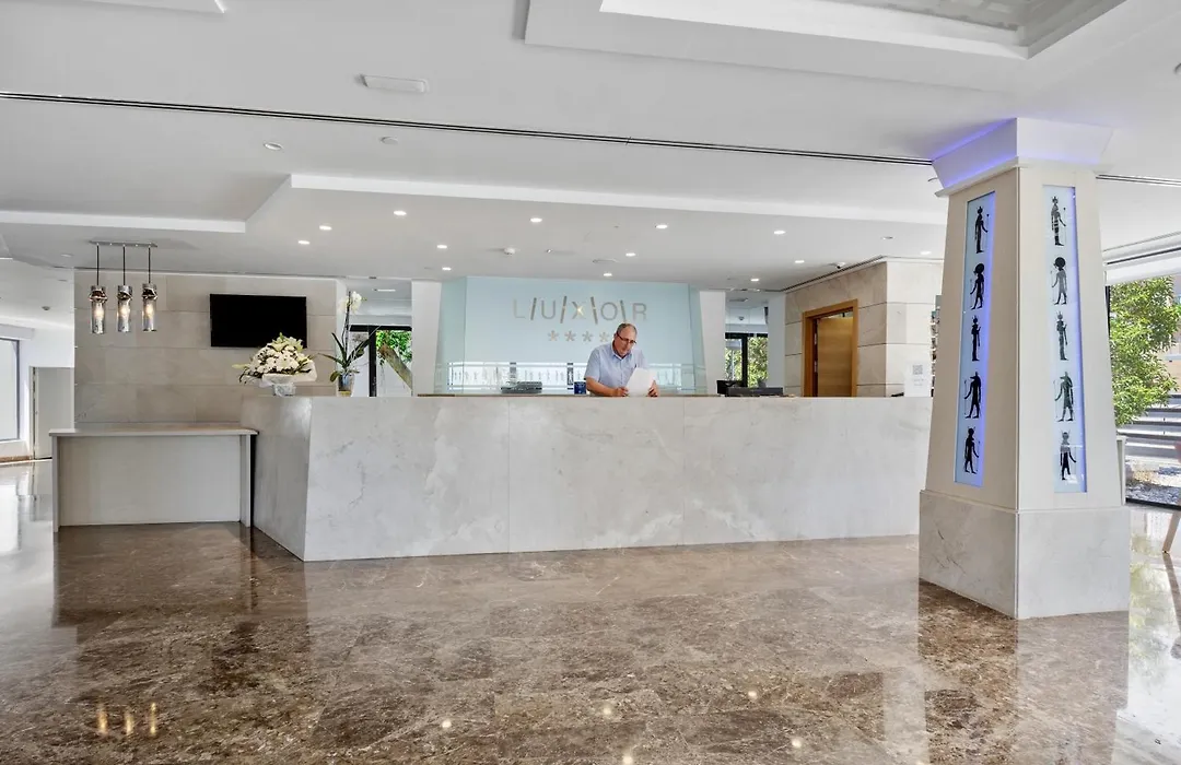 Hotel Luxor-1