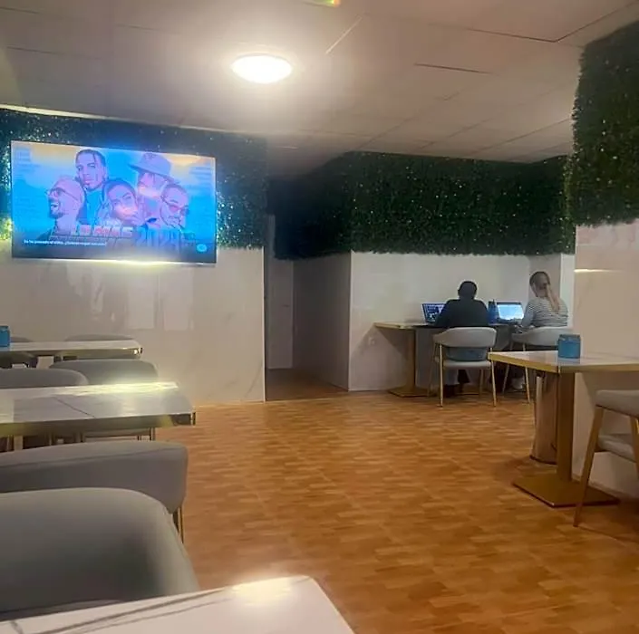 Limin Hostel Capsules-1
