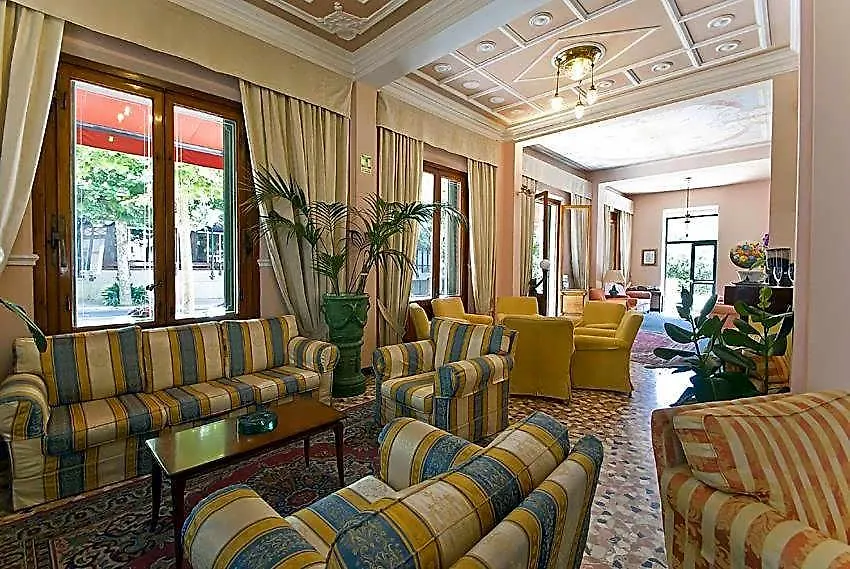 Hotel Maestoso-1