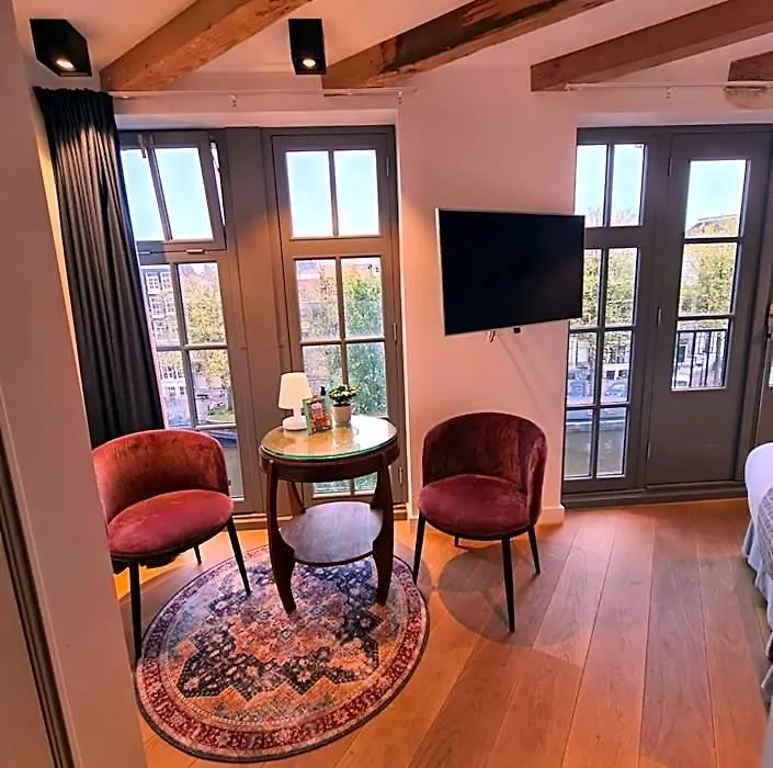 Canal View Suite-1
