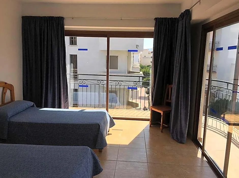 Hostal Residencia Nicolau-1