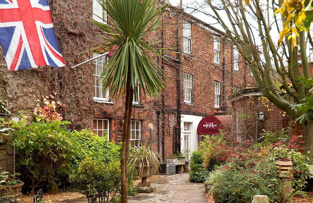 Mercure Salisbury White Hart Hotel & Apartments-1