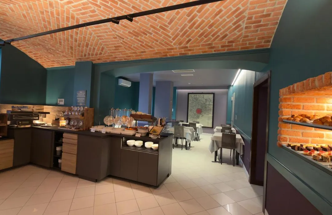 Hotel Benaco-1