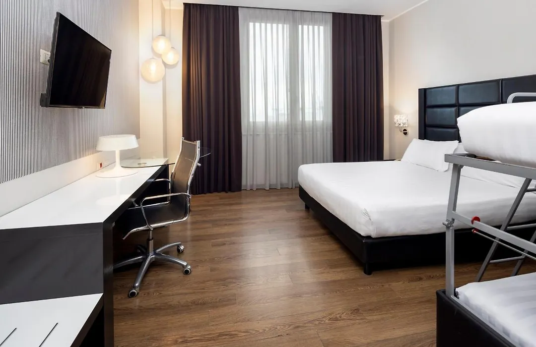 Holiday Inn Genoa City By Ihg-1
