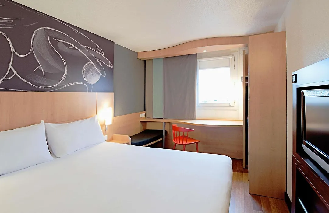 Ibis Bordeaux Lac-1