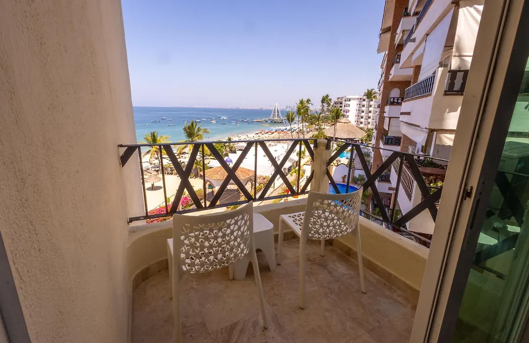 Blue Chairs Beachfront Resort Puerto Vallarta - Adults Only-1