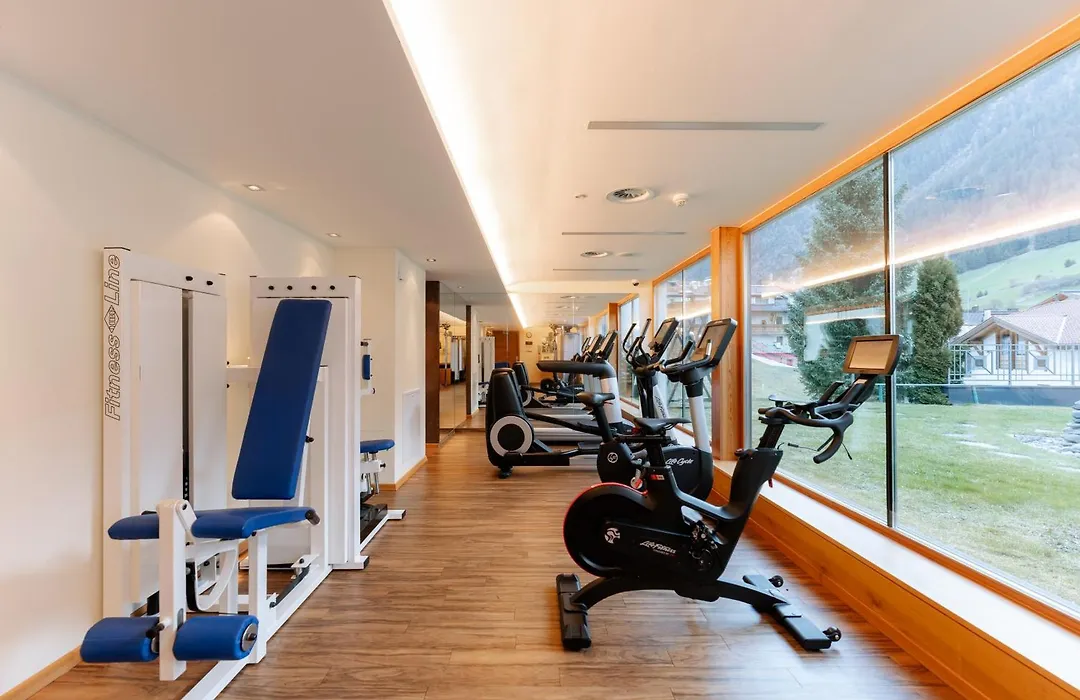 Hotel Tirol-1