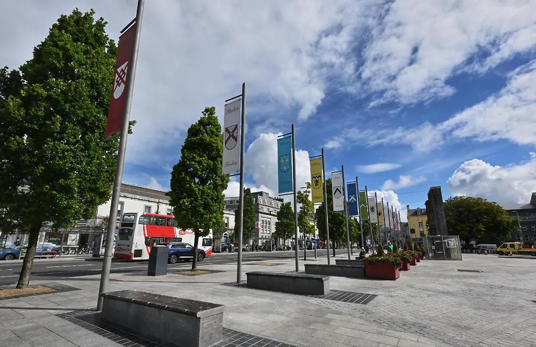 Eyre Square Hotel-1