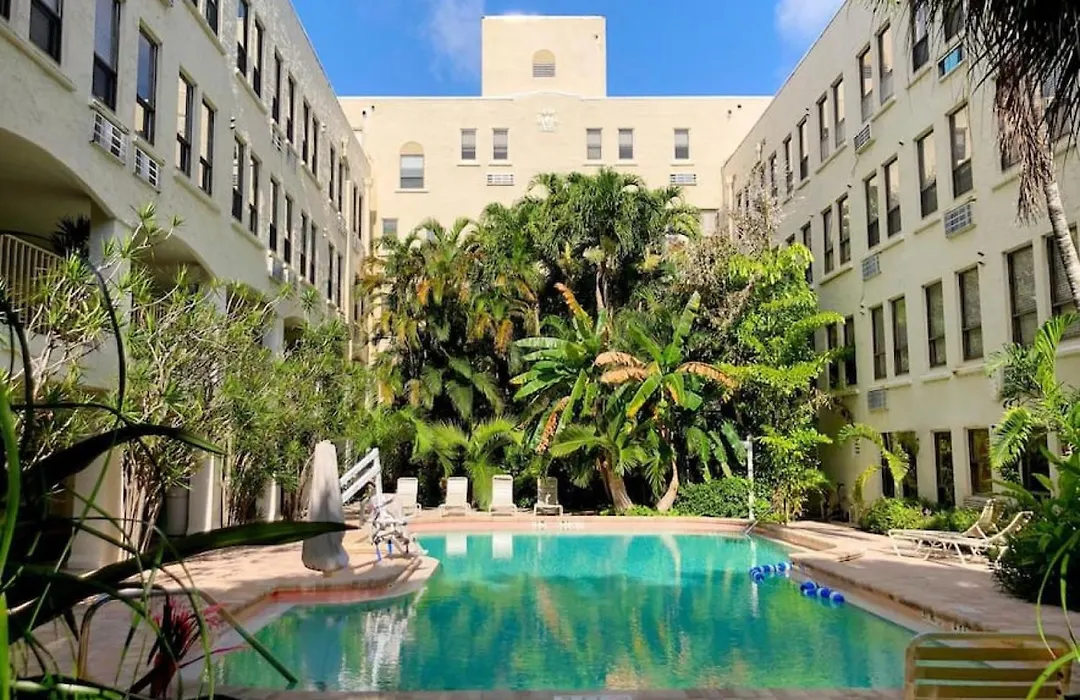 Hemingway Suites At Palm Beach Hotel Island-1