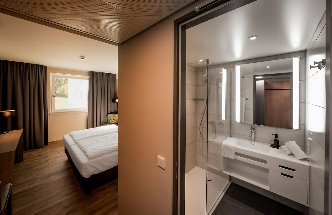 LOGINN Hotel Stuttgart Zuffenhausen-1