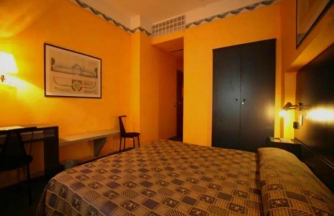 Hotel Gamma-1