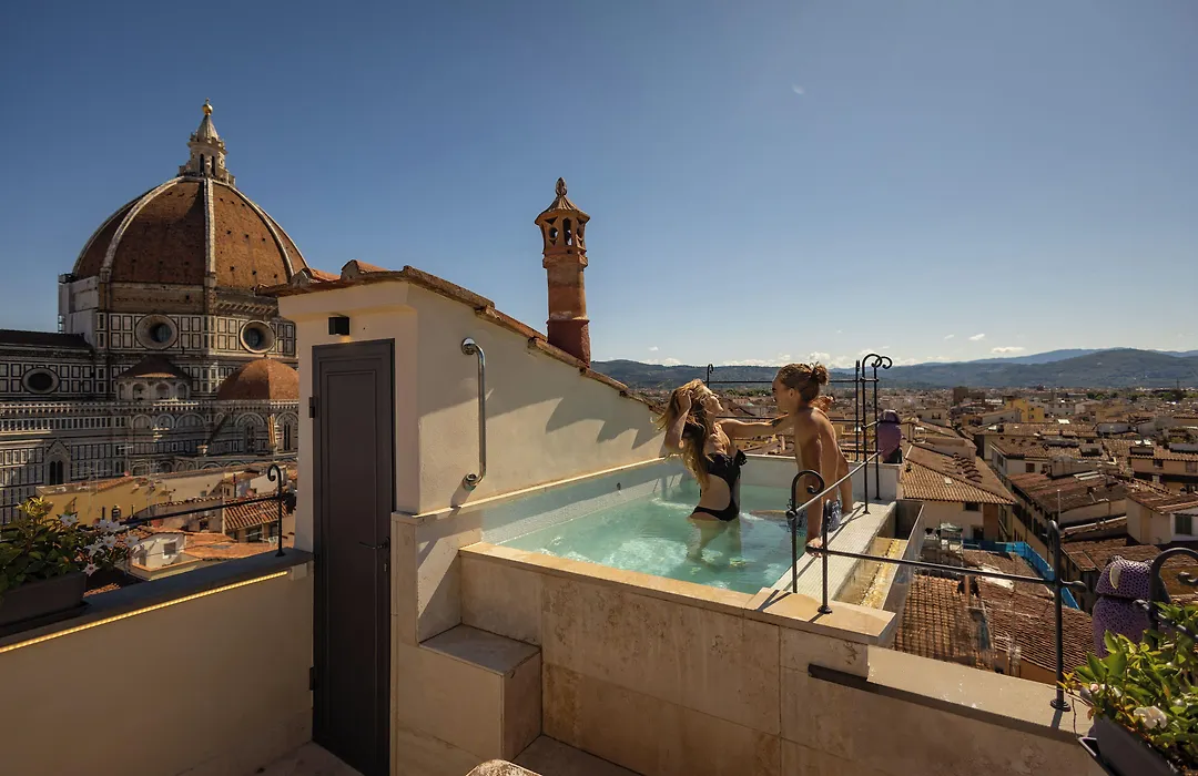 Donati Luxury Tower Suites-1