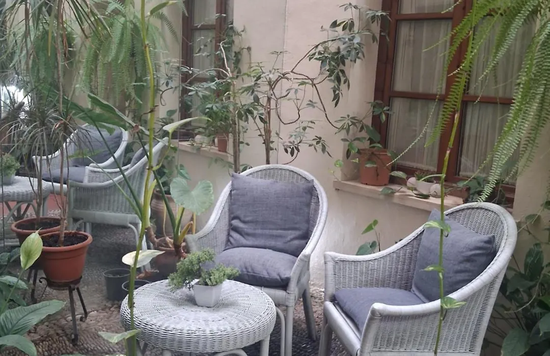 Hostal Puerta Carmona-1