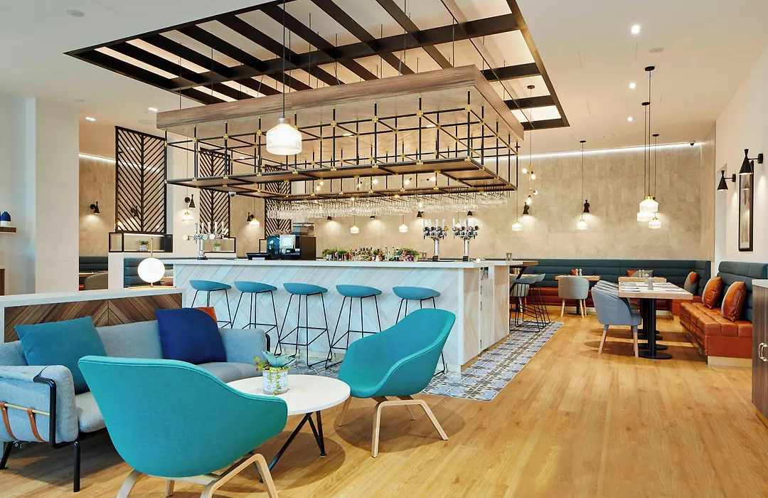 Courtyard By Marriott Luton Airport-1