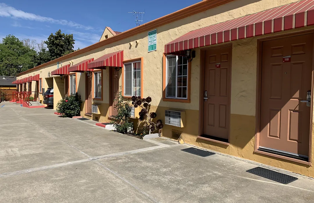 Budget Motel-1