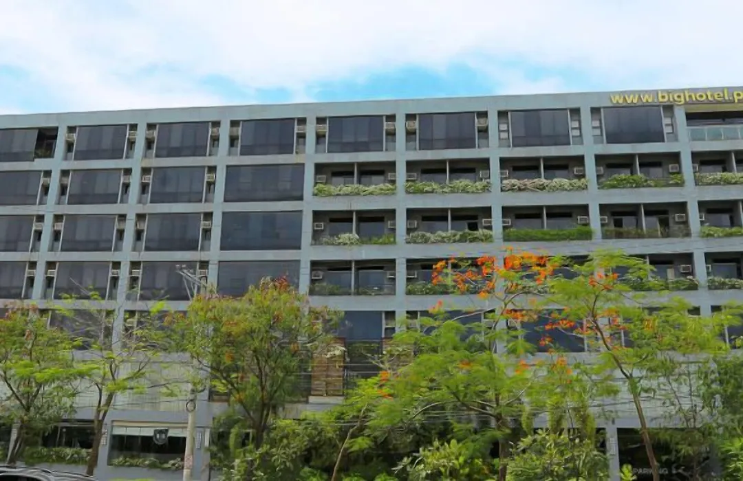 Big Hotel-1