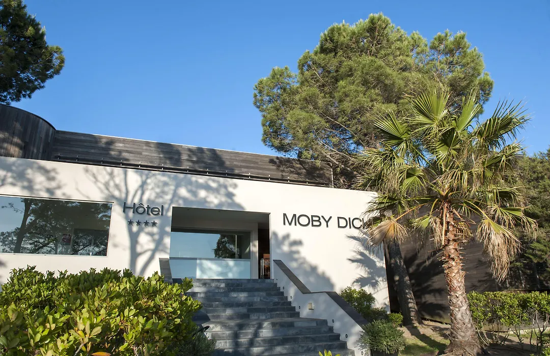 Hotel & Lodges Moby Dick-1
