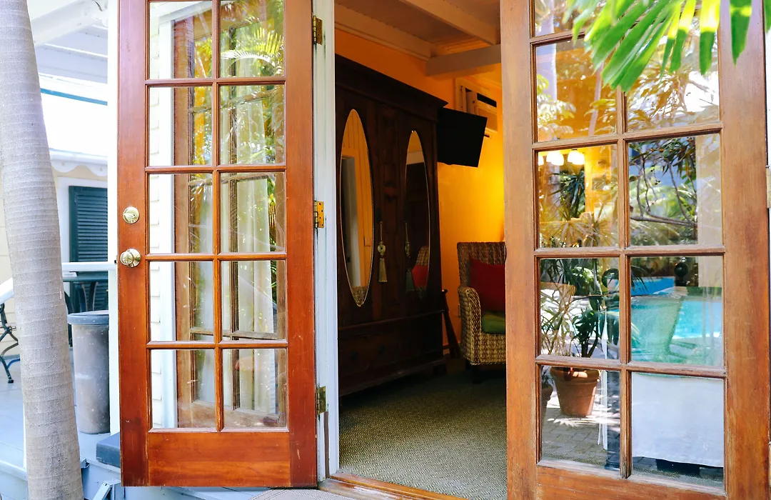 Tropical Inn-1