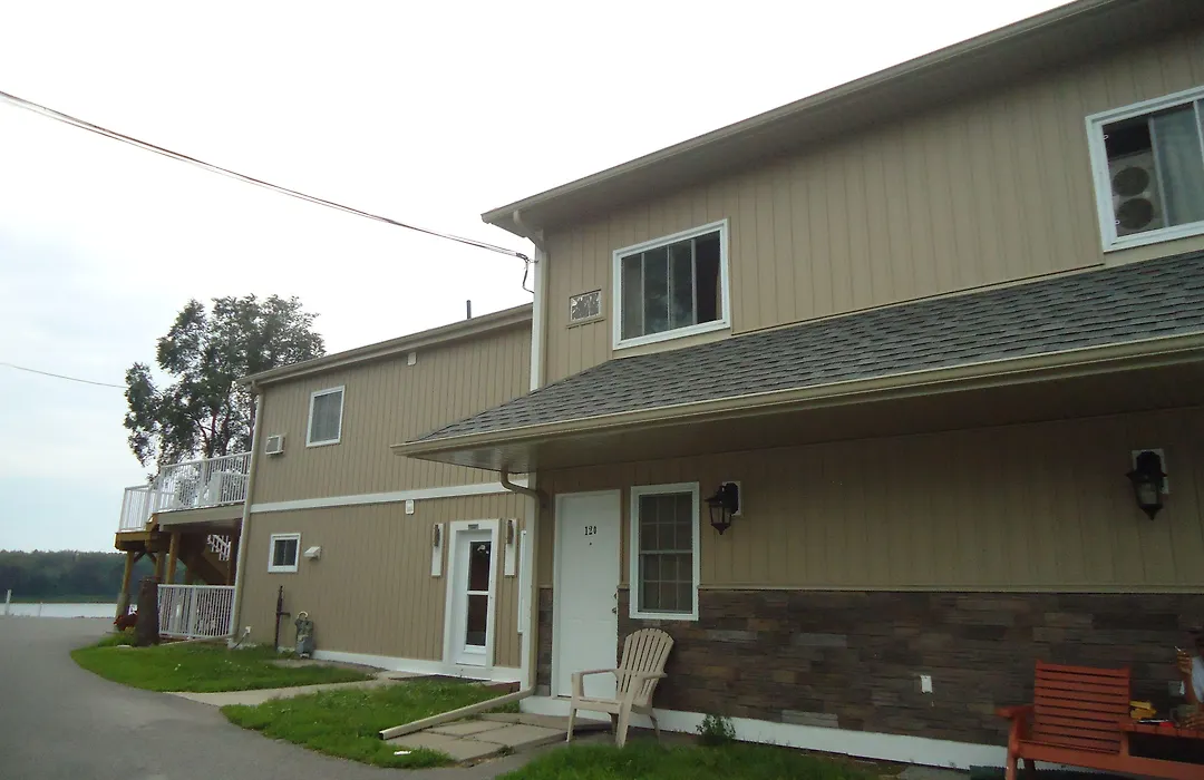 Bayside Inn & Waterfront Suites-1