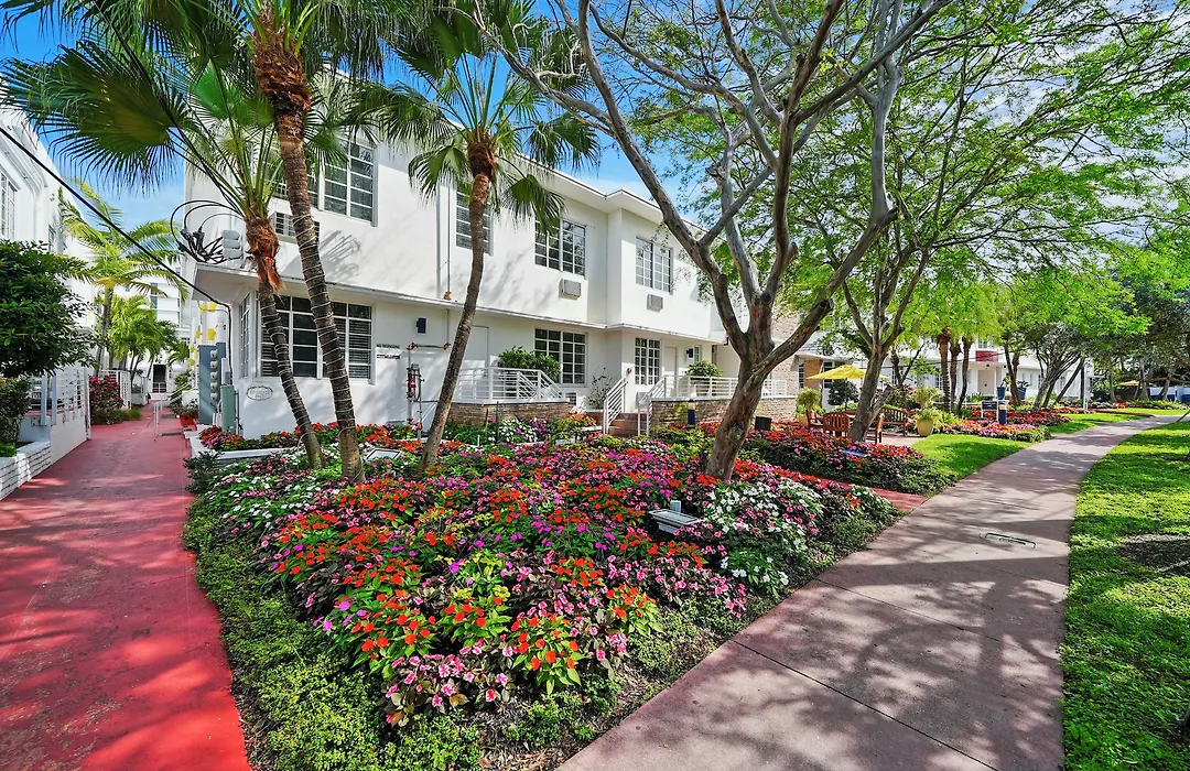 Tradewinds Apartment Hotel Miami Beach-1