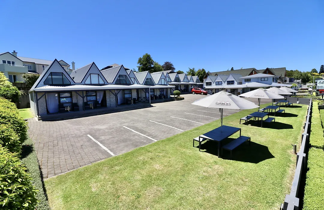 Gables Lakefront Motel-1