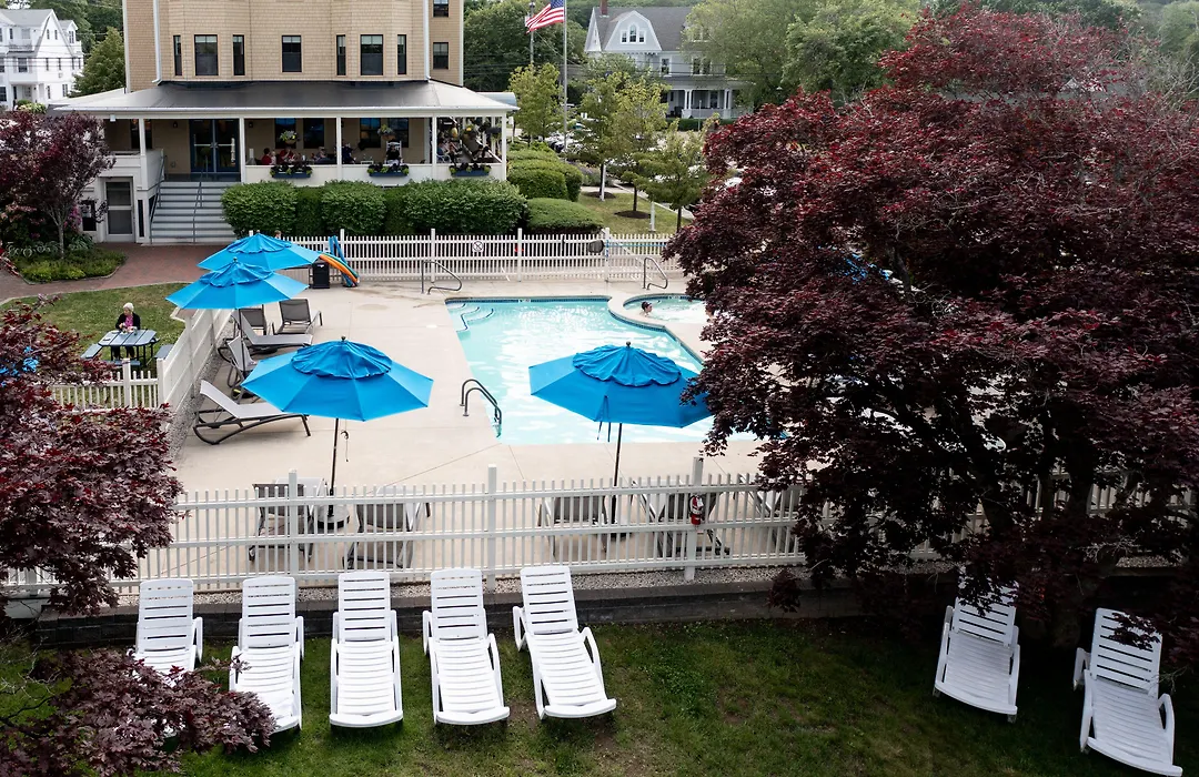 Colonial Inn-1